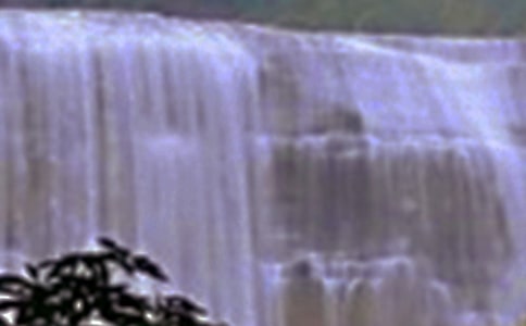 描寫瀑布的壯觀的句子