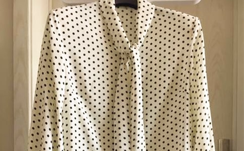 吊帶裙配什么上衣