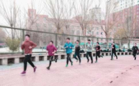 800米長(zhǎng)跑加油稿作文200字