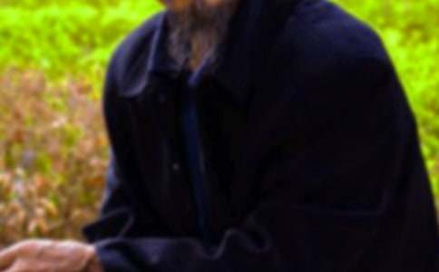 關(guān)于樂(lè)于助人的大叔作文700字