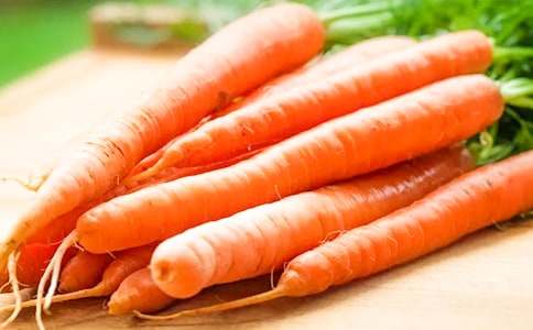 我是媽媽胡蘿卜 童話故事