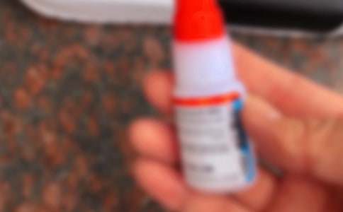 我發(fā)現(xiàn)了——花瓣膠水作文