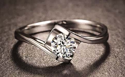 一生的戒指的閱讀理解附答案