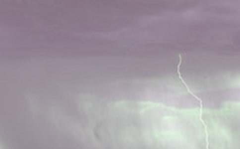 描寫龍卷風(fēng)的作文