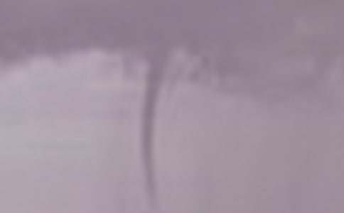 以龍卷風(fēng)為題目的小學(xué)作文