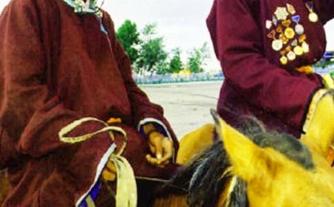 蒙古族的民俗作文2篇