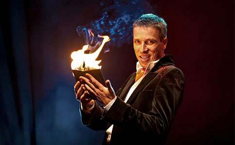 魔術(shù)師爸爸300字優(yōu)秀作文