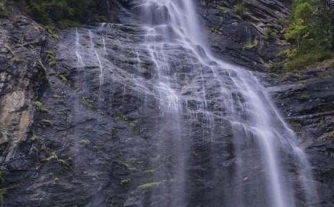 石門(mén)瀑布作文