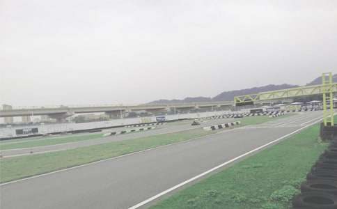 玩賽車小學(xué)作文范文