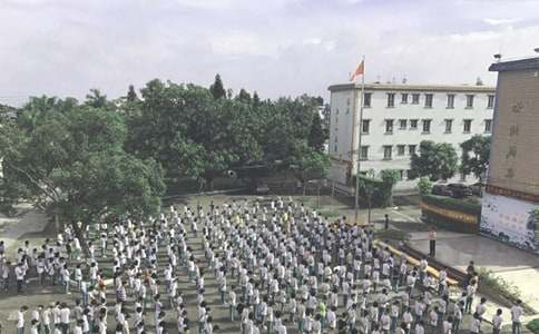 �P(gu��n)��ɢ�W(xu��)��Y����600�֣����x21ƪ��