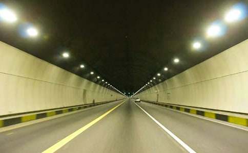 時(shí)空隧道詩(shī)歌