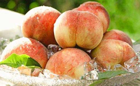 少兒短篇猴子摘桃子童話故事