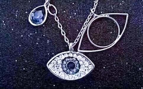 項(xiàng)鏈續(xù)寫(xiě)作文800字(通用17篇)