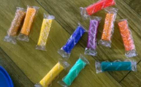 中班語(yǔ)言橡皮泥教案